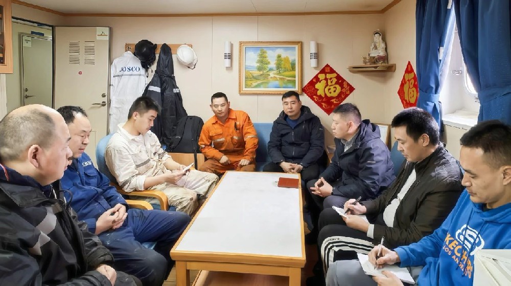 共筑安全防线,传递新春温暖—— 江苏远洋所属散货公司对“江远永州”轮开展安全检查与春节慰问活动