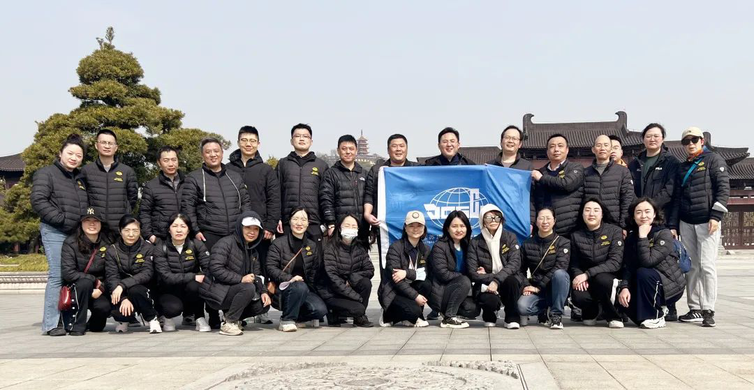 新世纪党支部:学雷锋 我行动