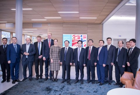 江苏远洋与挪威船级社签署战略合作协议吴政隆省长见证签约