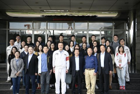 公司组织青年员工赴南通中远海运川崎船舶工程有限公司参观学习