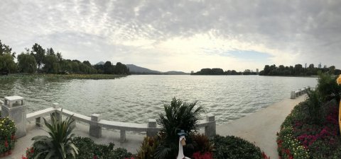 江苏远洋新世纪和通海航运举办员工环湖健步走活动