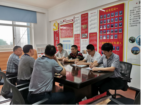 江苏远洋船员管理公司党支部开展慰问困难党员活动