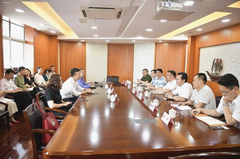 新加坡億中海运来我司拜访