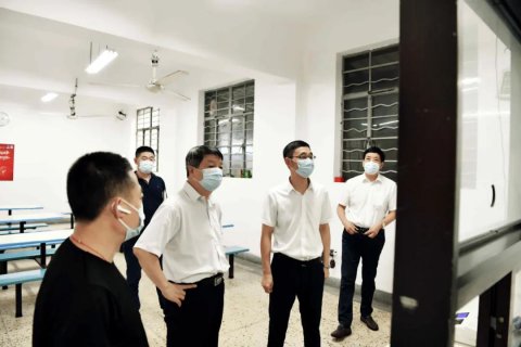 绷紧防控弦 筑牢安全线 戴伟率队检查疫情防控工作