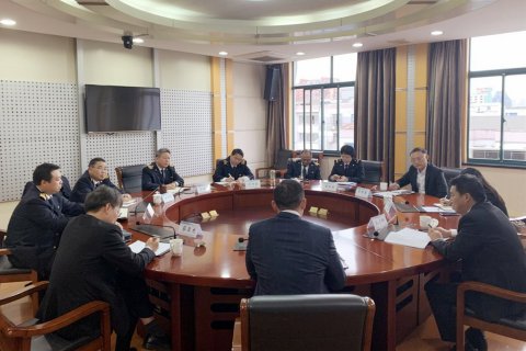 江苏远洋太仓海运联合国际船代公司拜访长江引航中心