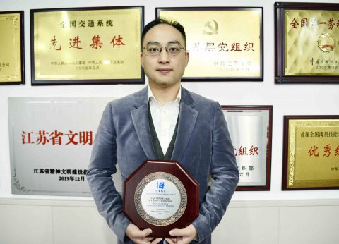 喜报!“江远常州”轮船长缪燚获香港海事处“海员战疫”奖