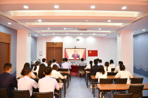 江苏远洋组织青年集中观看庆祝中国共青团成立100周年大会直播
